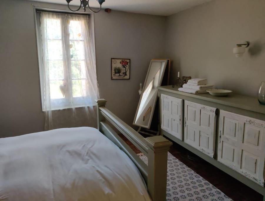 Ceps Sleeps 6 With Free Wifi Near The River