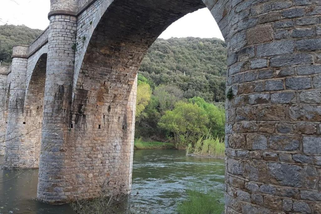 Holiday home Ceps Sleeps 6 With Free Wifi Near The River Roquebrun