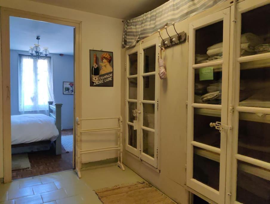 Holiday home Ceps Sleeps 6 With Free Wifi Near The River Roquebrun
