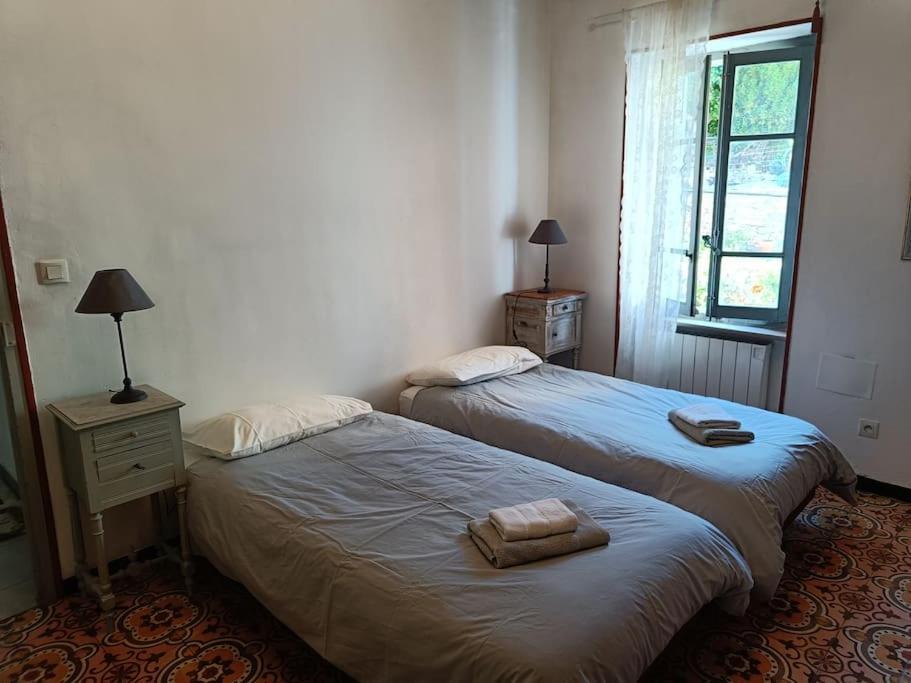 Holiday home Ceps Sleeps 6 With Free Wifi Near The River Roquebrun