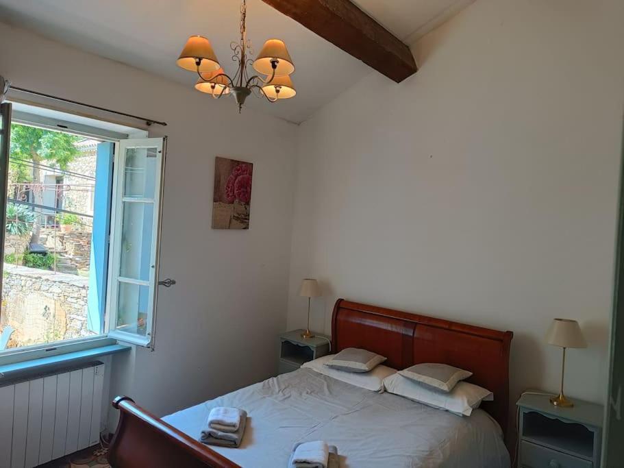 Holiday home Ceps Sleeps 6 With Free Wifi Near The River Roquebrun