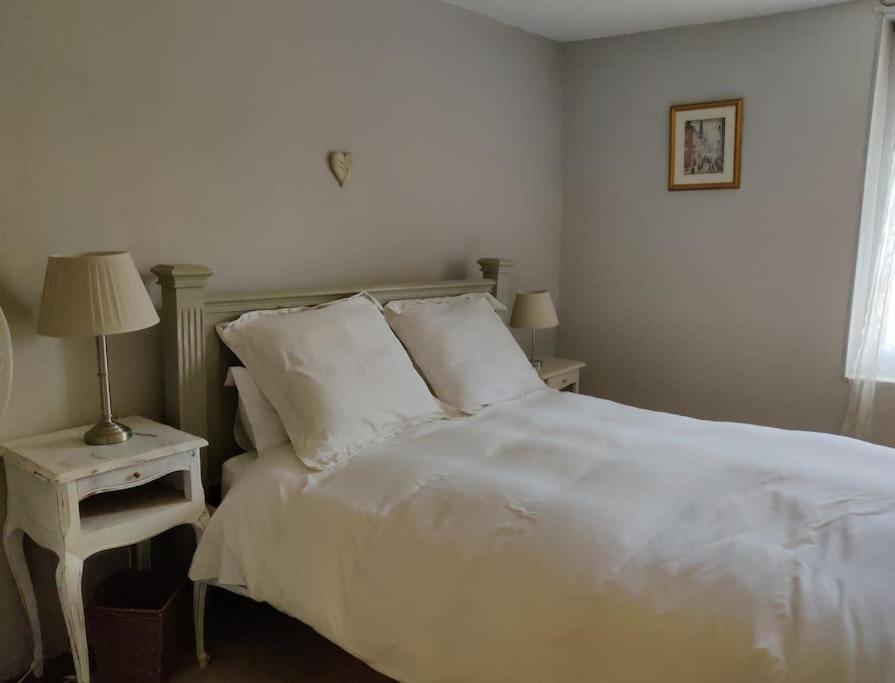 Ceps Sleeps 6 With Free Wifi Near The River Holiday home