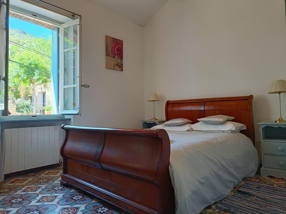 Ceps Sleeps 6 With Free Wifi Near The River Holiday home