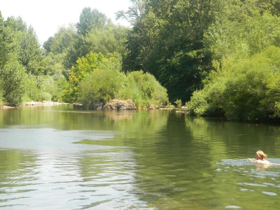 Holiday home Ceps Sleeps 6 With Free Wifi Near The River Roquebrun