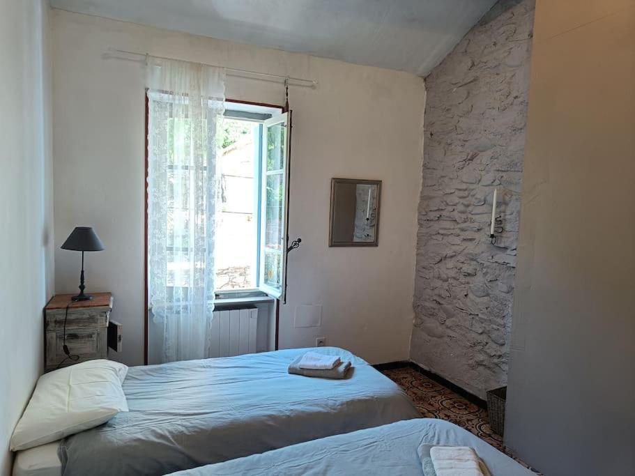 Ceps Sleeps 6 With Free Wifi Near The River * Roquebrun